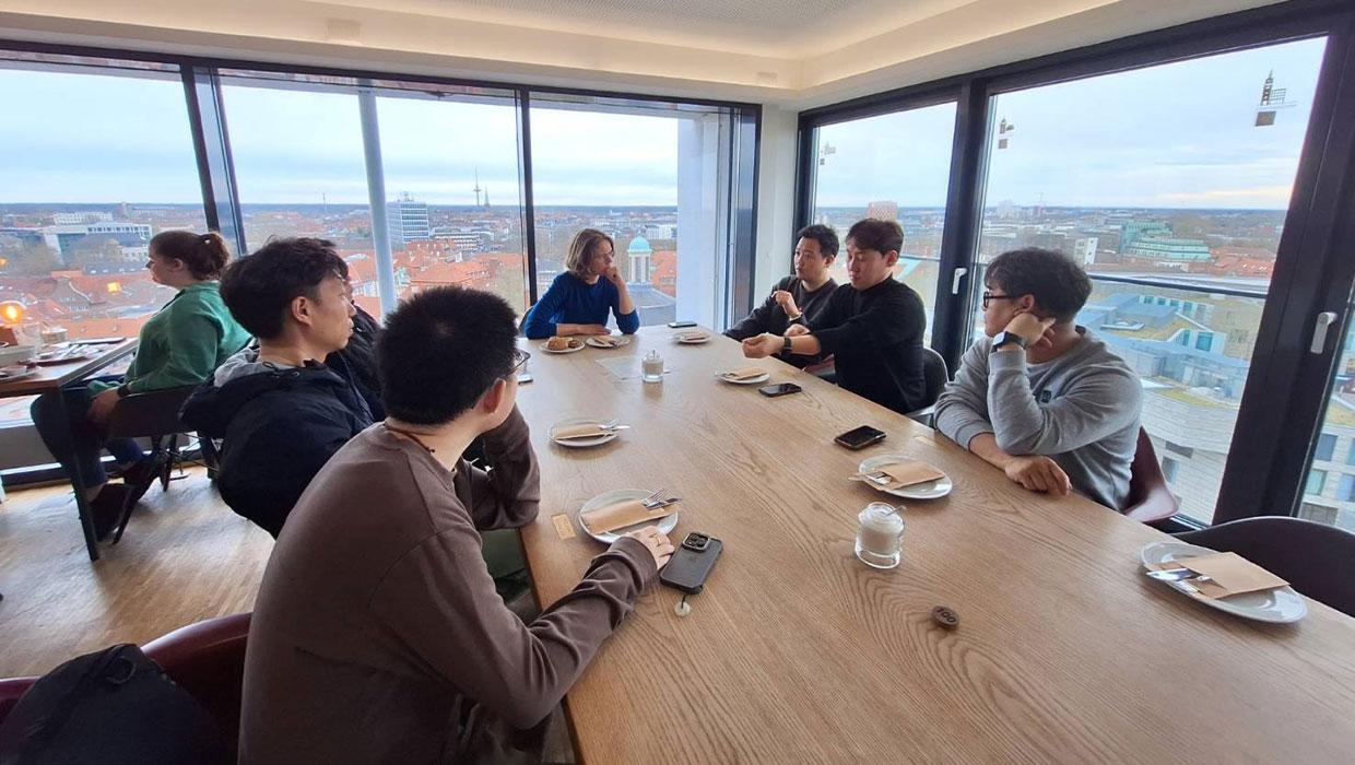 Incheon National University expands joint research on the prevention of falls in the elderly with th 대표이미지